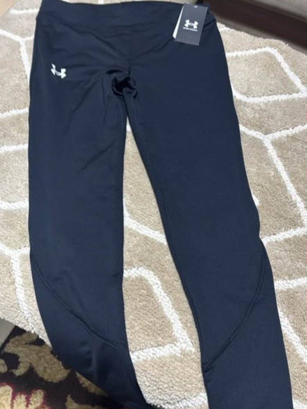 Under Armour girl leggings black new with tags size yxl